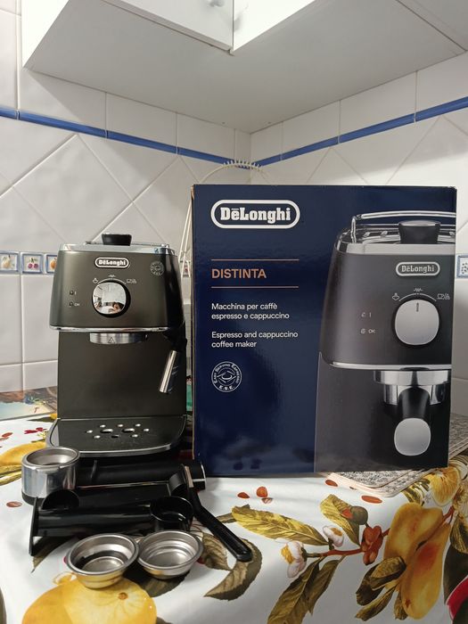Máquina de Café De'Longhi Distinta