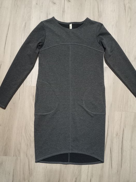 Платье серое осеннее