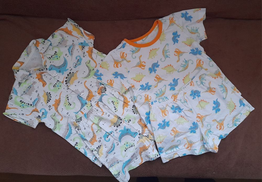 Piżamki chłopięce krótki rękaw 104-110 zestaw