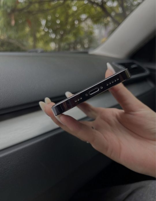 Гарний IPhone 14 Pro 256GB Apple