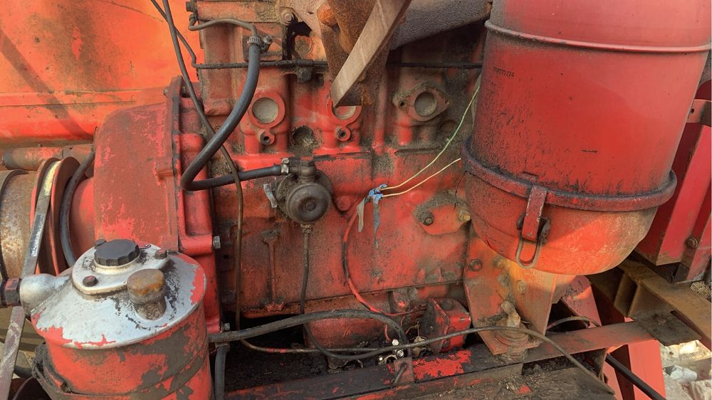 Silnik od kombajnu MF 87 A4. 236