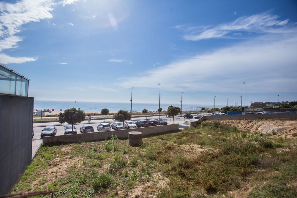Apartamento T2 junto à praia da Sereia em Canidelo (ao lado do Continente Bom Dia da marginal)