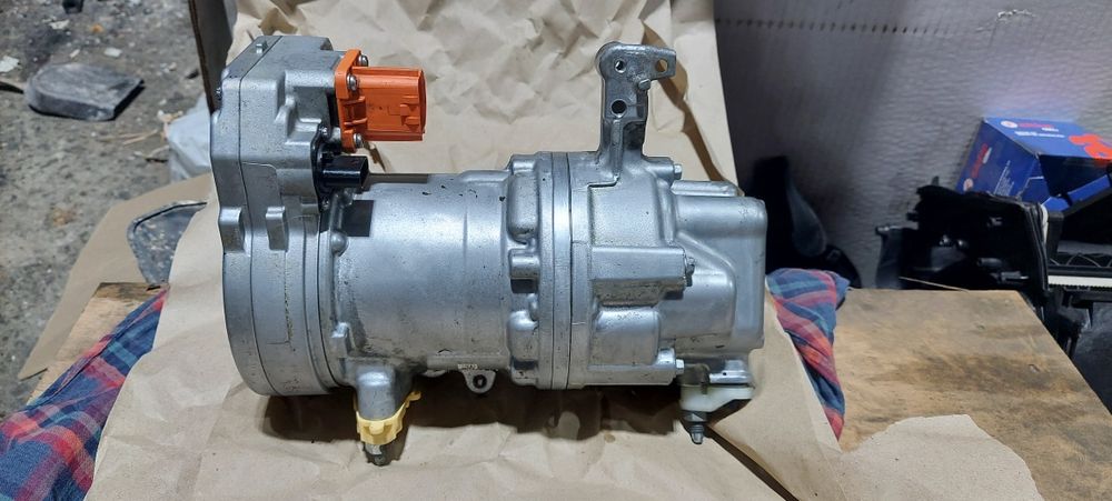 Компресор кондиціонера Tesla 150125600