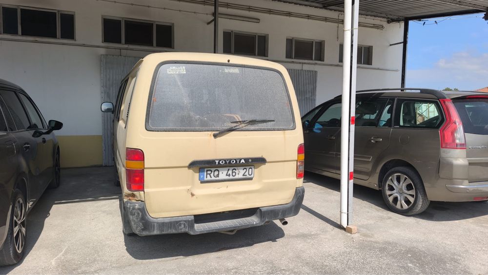 Carrinha toyota Hiace lh102 - 6 lugares Mista