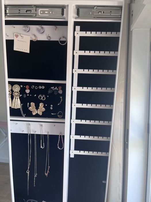 Espelho com muita arrumação