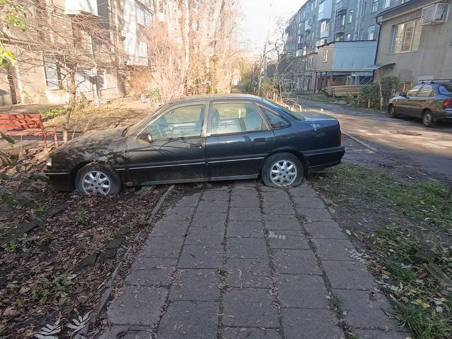 Продам опель вектра 1993 года  недорого 40000