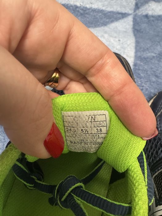 Кросівки asics 38