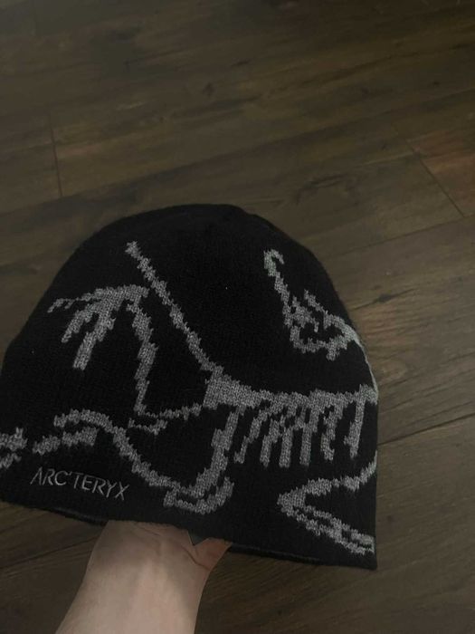 nowa czapka arcteryx