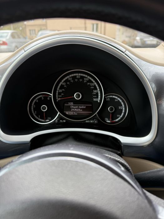 Продам Volkswagen Beetle 2012
