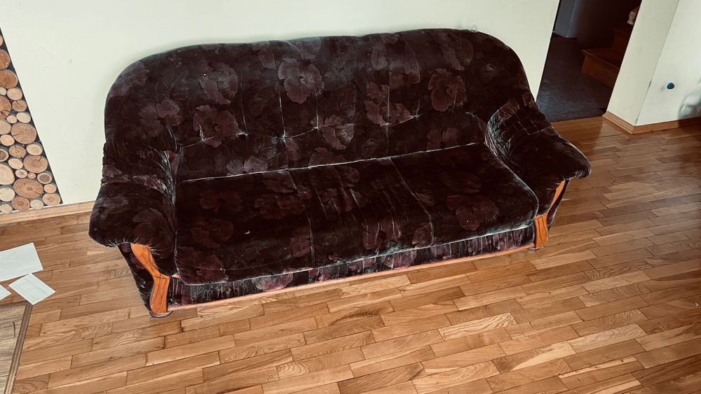 Duża rozkładana sofa i 2 fotele