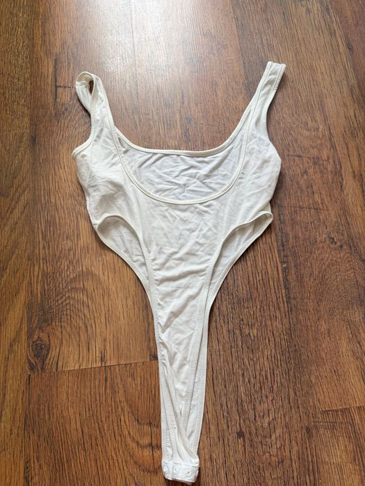 Białe body, wycięte, bez rękawów, na ramiączkach, S, 36