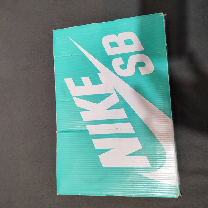 Buty Nike SB z torbą Nike SB w zestawie