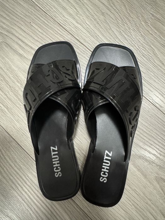 Продам брендовані гумові слайди SCHUTZ