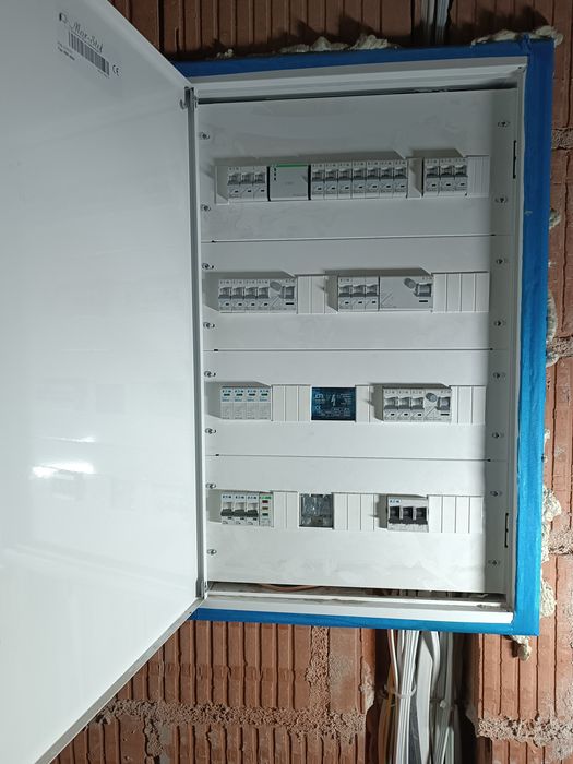 Elektryk , instalacje nowe budynki ,modernizacje. Wolne terminy !