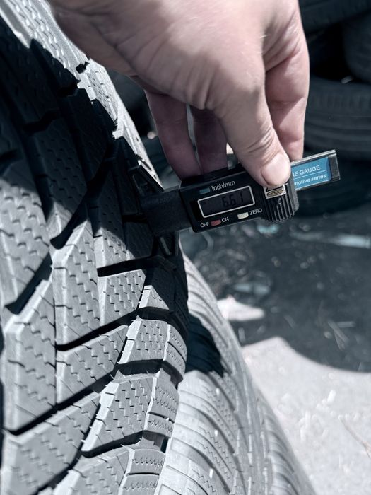 255 50 19 Bridgestone LM005 85% 2024 Шини Зима