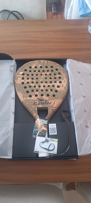 Cork padel Supreme Control IV - tem 5 jogos, estado igual a novo