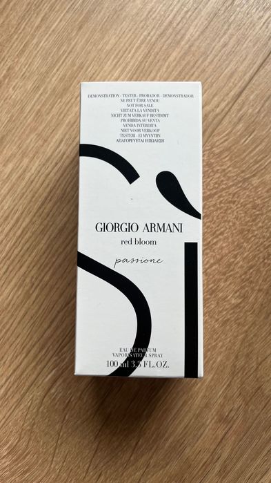Armani Si red bloom