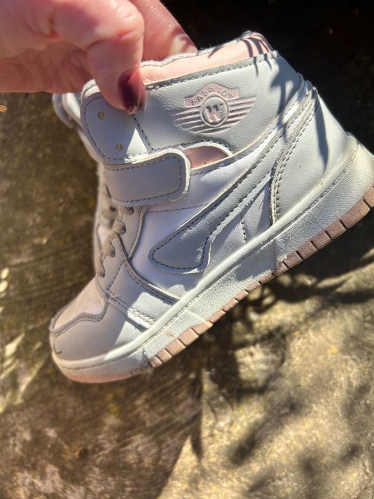 Демісезонне взуття для дівчинки