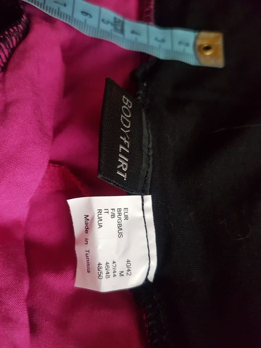 Spódniczka z czarnej koronki