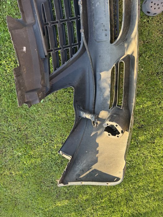 Бампер передній Chrysler Voyager 4 (05-07)