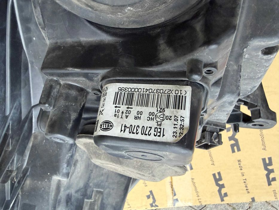 Lampa Opel Astra H Prawa Lewa Jasny Klosz / Prawa Ciemny Klosz