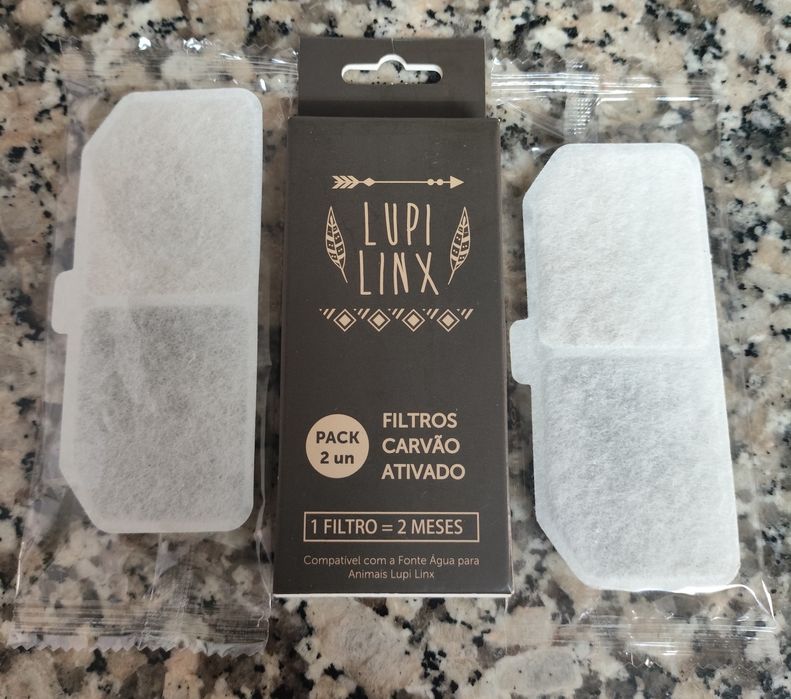 Fonte de água para animais nova