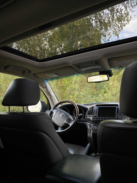 Toyota Land Cruiser 200