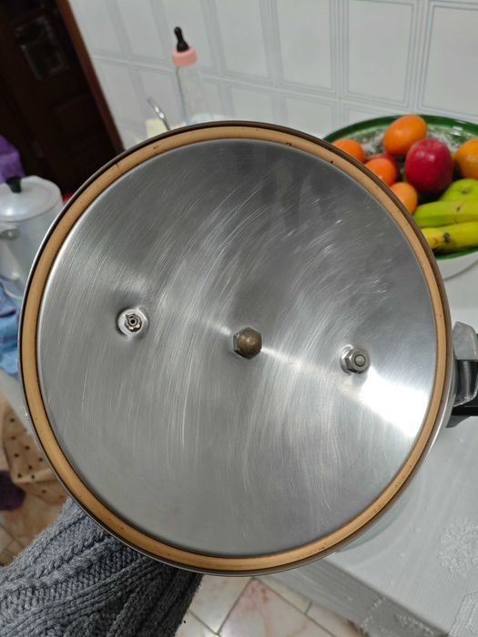 Panela de pressão 24cm diâmetro - ótimo estado