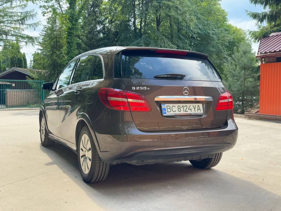 Mercedes B250e 2016