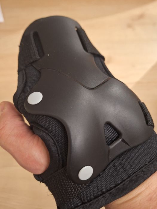 Rolki - ochraniacz na dłonie, nadgarstki firmy Tempish - NOWE