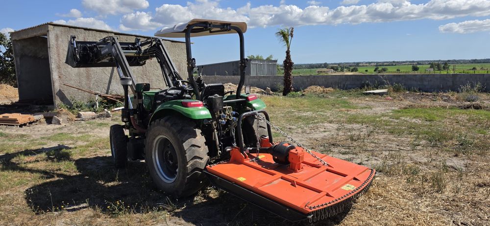 Vendo Trator 40cv com 10h de trabalho