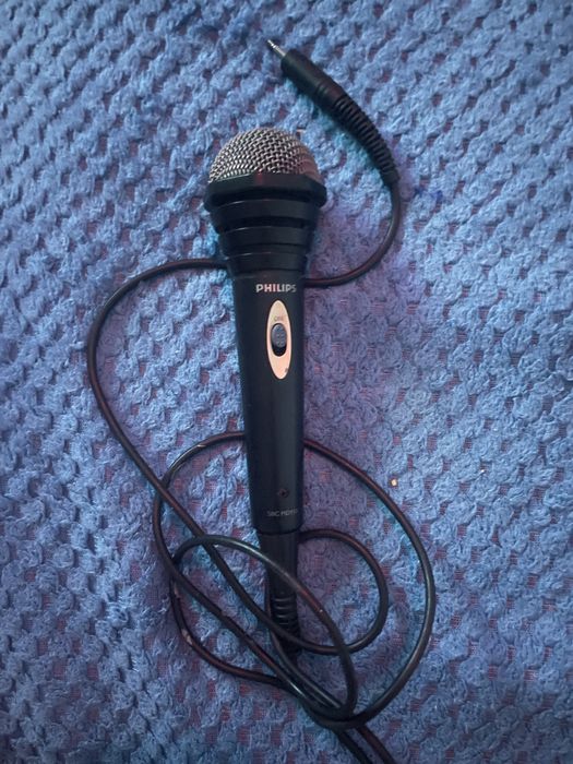 Microfone Philips de cabo