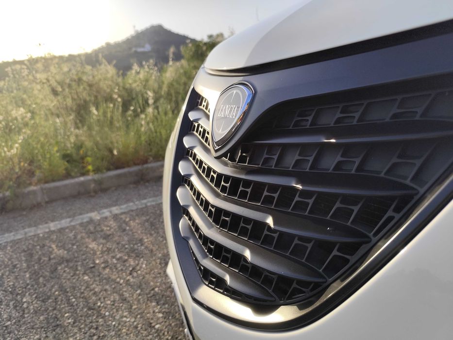 Lancia ypsilon 1.3 MultiJet Momo design