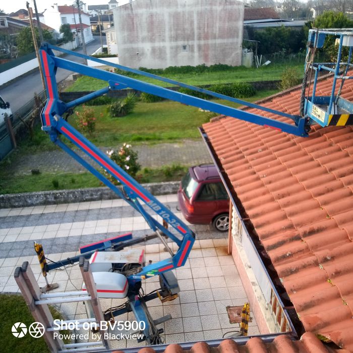 Plataforma elevatória rebocavel