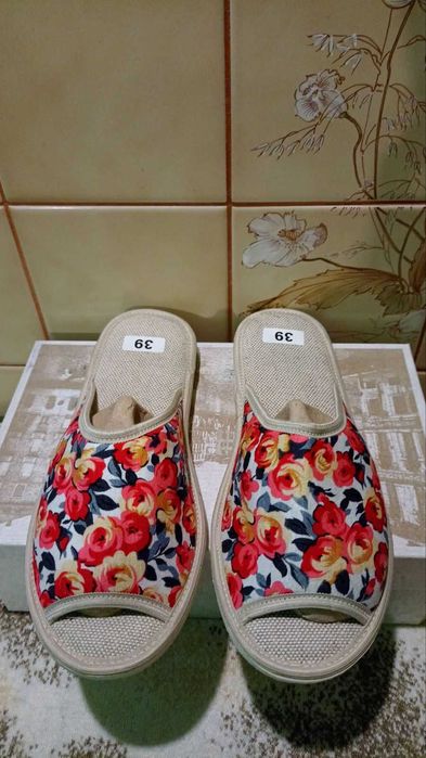 Pantofle domowe 39 (25 cm)