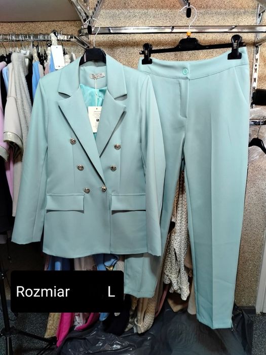 Wyprzedaż! Elegancki garnitur damski