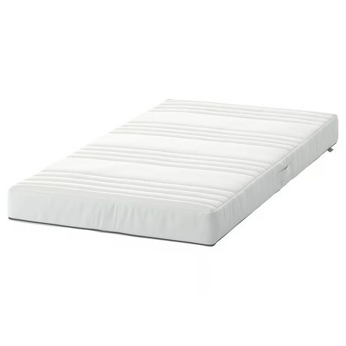 Berço cinza com colchão 60 x 120 cm e almofada de amamentação, tudo novo.