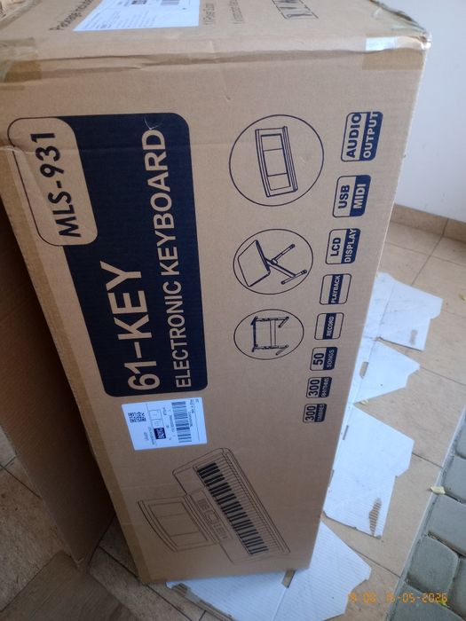 Nowy keyboard + statyw+ siedzonko