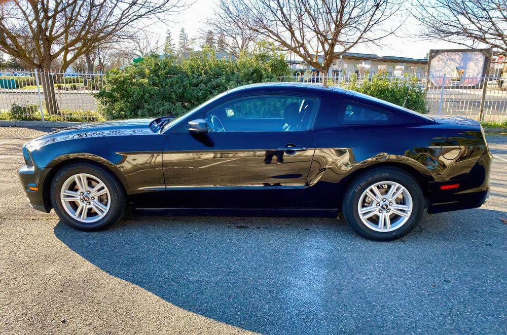 Ford Mustang      2014