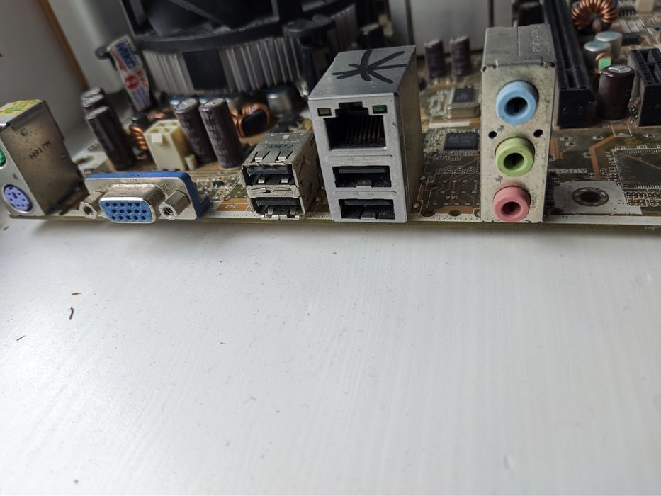 Материнська плата Asus IPIBL-LB + Процессор