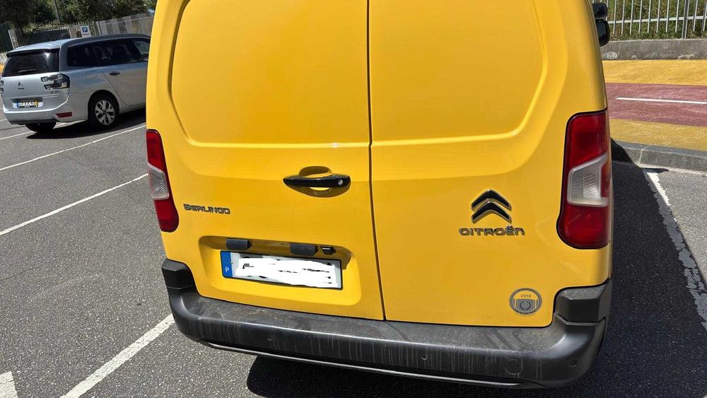 Citroen Berlingo XL de 2019 com 3 lugares