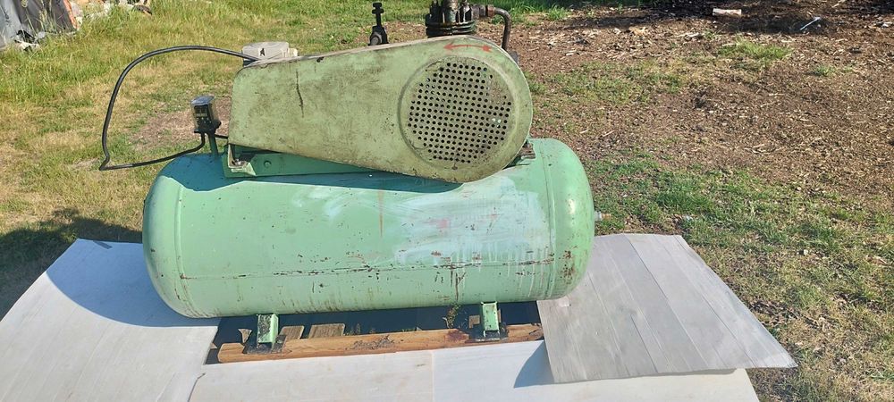 Sprężarka dwutłokowa WAN-ED 14m3/h, 1,0MPa