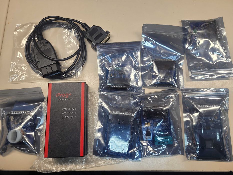 Iprog + Programator sterowników procesorów pamięci oraz kluczy