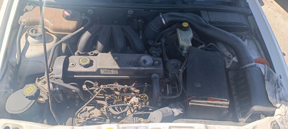 Ford Courier 1.8 para peças