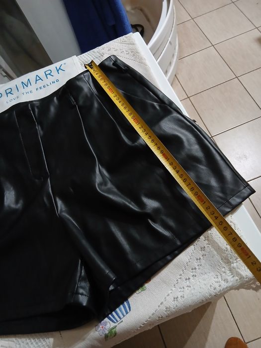 Шорти з високою посадкою від бренду Primark. Великого розміру.