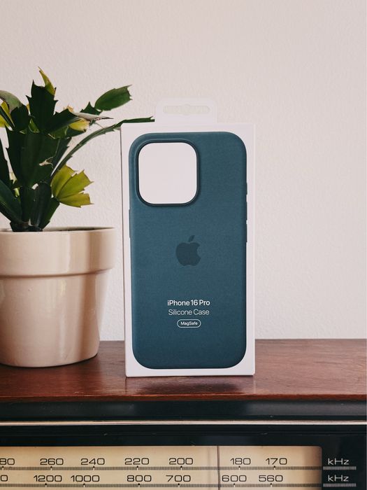 Apple iPhone 16 Pro Silicone Case MagSafe Lake Green | Nowe