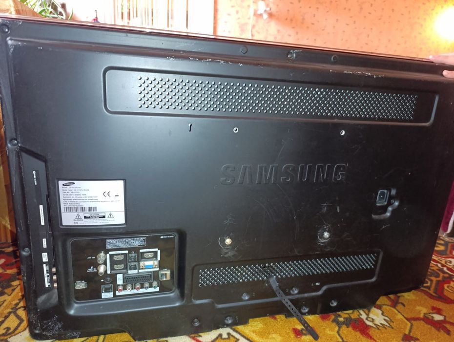 SAMSUNG 37 дюймов