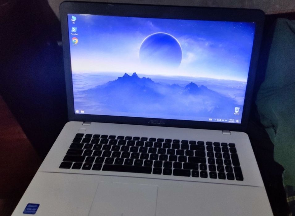 Ноутбук Asus X751
