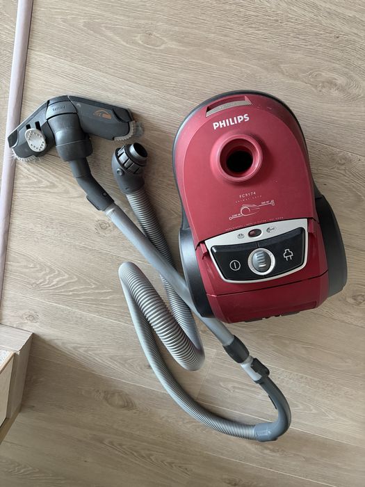 Пилосос Philips