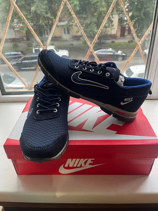 Кросівки чоловічі найк